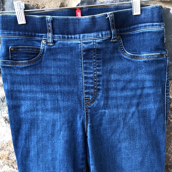 Spanx Everywear Flare Pull On Raw Hem Jeans Size Medium - Picture 2 of 7
